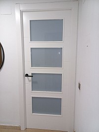 puerta lacada ranurada  desde 500€